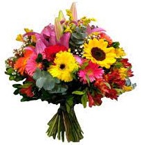 mixed-flowers-in-a-bunchbouquet